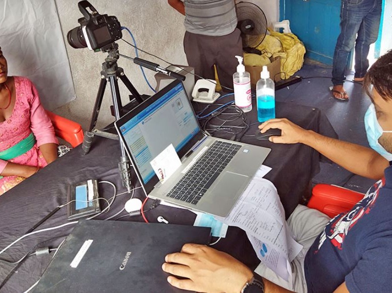लोपोन्मुख वनकरिया समुदायले राष्ट्रिय परिचयपत्र बनाउँदै
